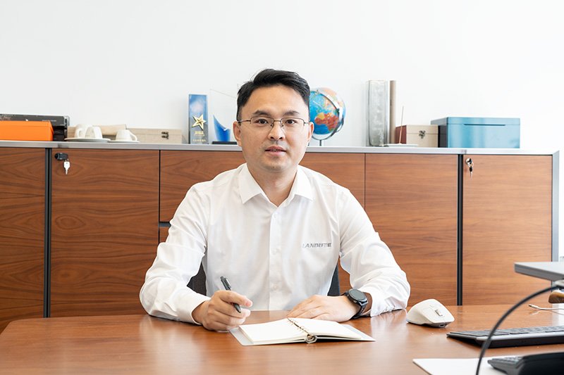 LANDU-producto-especialista-David-wang